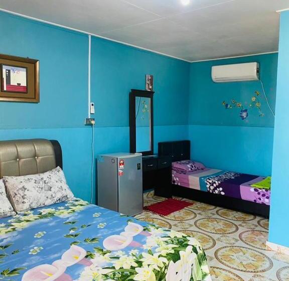 اتاق استاندارد سه نفره, Ella S Place Salang Tioman