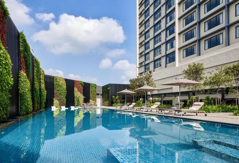 اتاق استاندارد با چشم‌انداز استخر, Hyatt Place Johor Bahru Paradigm Mall