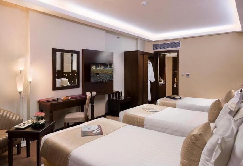 اتاق استاندارد سه نفره, Razana Al Rawadha