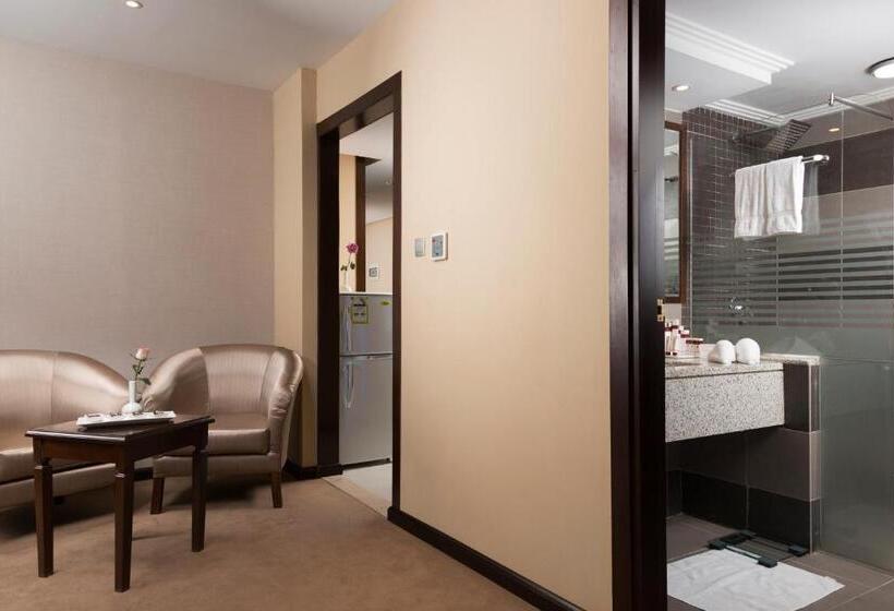 Deluxe Suite King Bed, Razana Al Rawadha