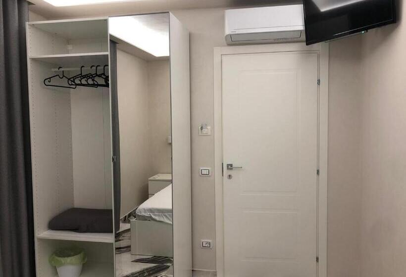اتاق استاندارد با بالکن, Tom Luxury Home