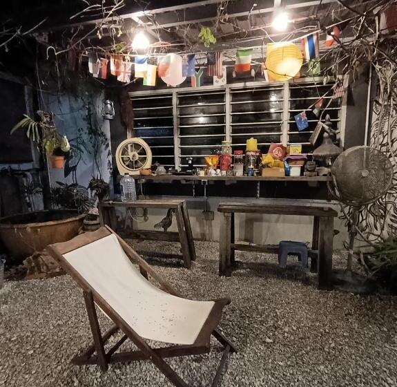 خانه 1 خوابه, Lung Tok Entreprise 茶馆民宿
