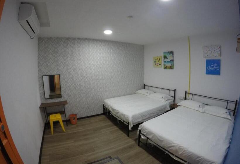 Номер Стандарт Четырехместный Совместный Санузел, Coco Guesthouse Kemaman