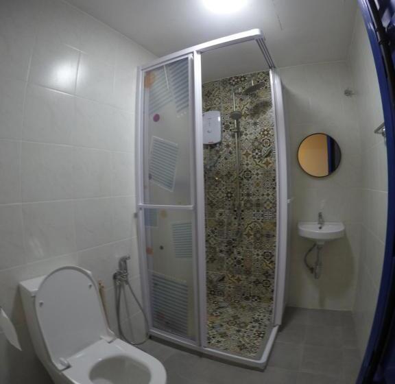 Номер Стандарт Четырехместный Совместный Санузел, Coco Guesthouse Kemaman