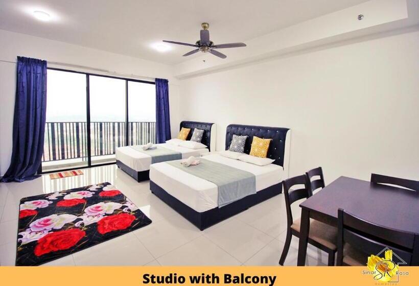 Студио Стандарт с Балконом, Sinar Rasa Homestay At I Soho, I City