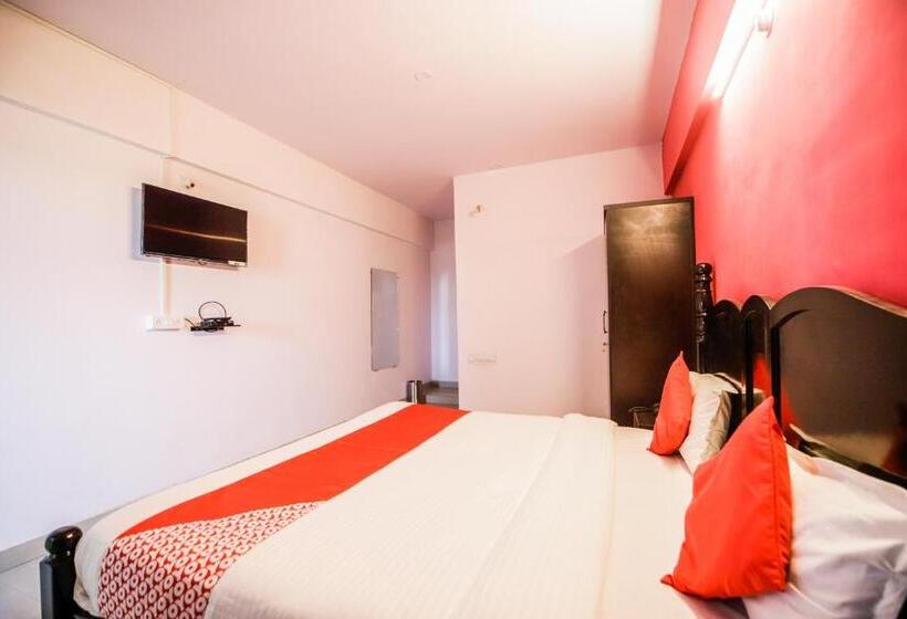 اتاق کلاسیک سه تخته, Oyo Hotel Karani Darshan