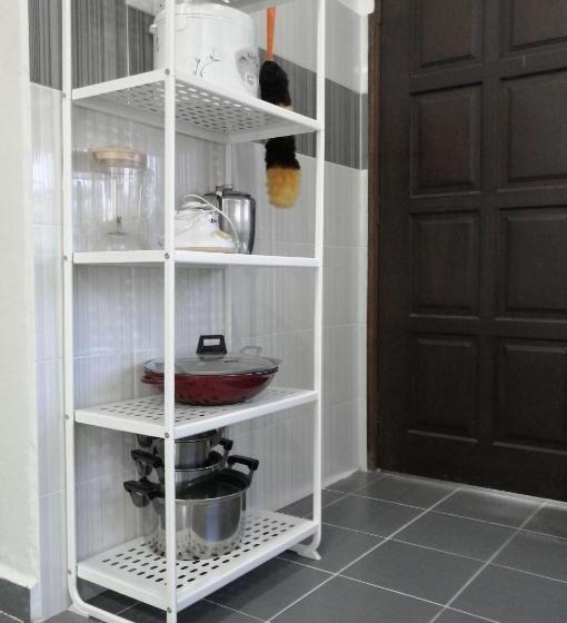 Дом 3 Спальни, Simple Home By Aimie Fully Aircond
