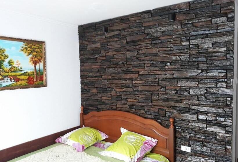 Quarto Estandar, Casa Papava