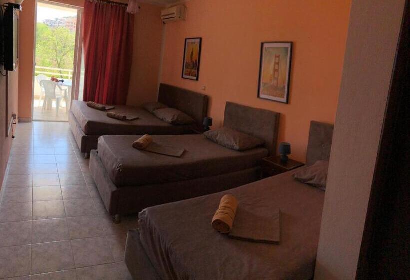اتاق استاندارد چهار تخته, Guest House Green Garden