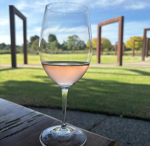 디럭스 룸, Pirathon Country Estate