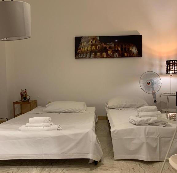 اتاق خانوادگی, 4 Season B&b Roma