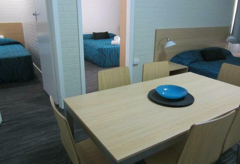 سوئیت خانواده 2 خوابه, Urangan Motor Inn