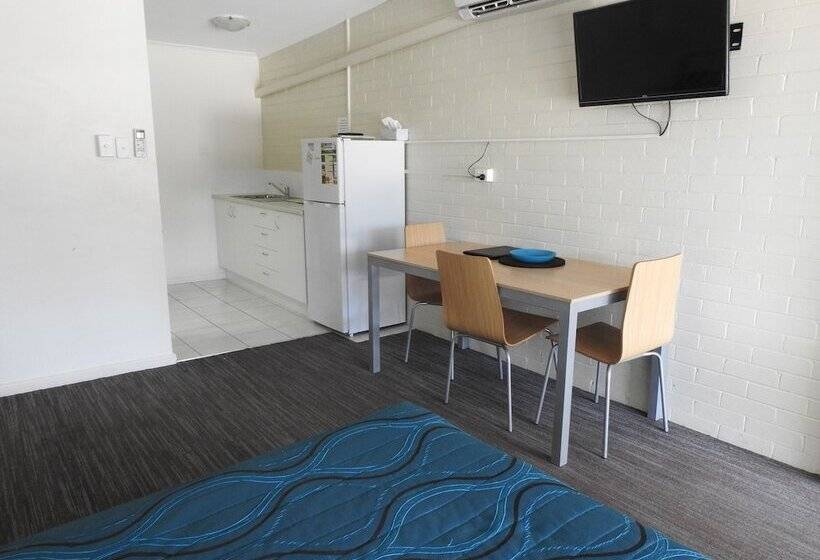 سوئیت خانواده 2 خوابه, Urangan Motor Inn
