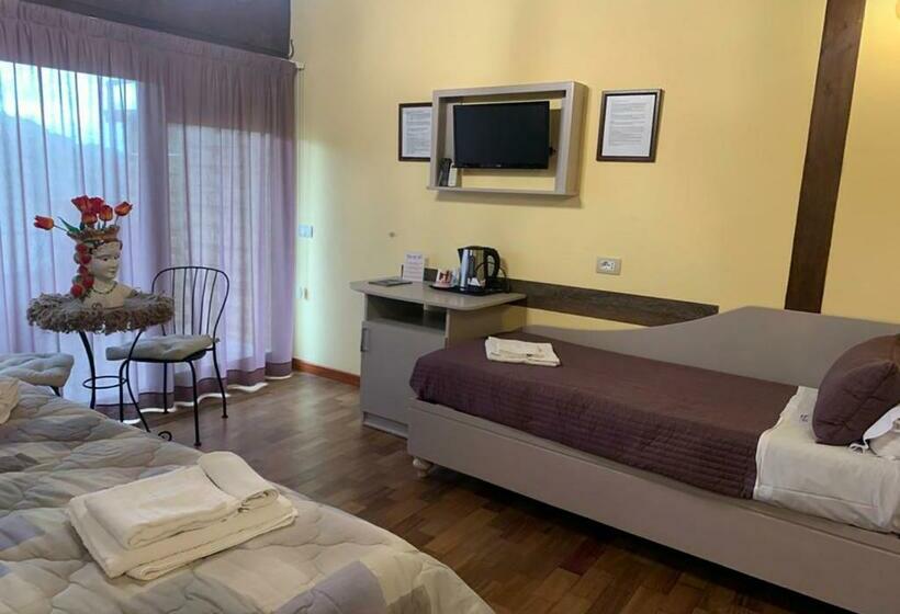 سوئیت جونیور با تراس, B&b Villa Del Sole Relais