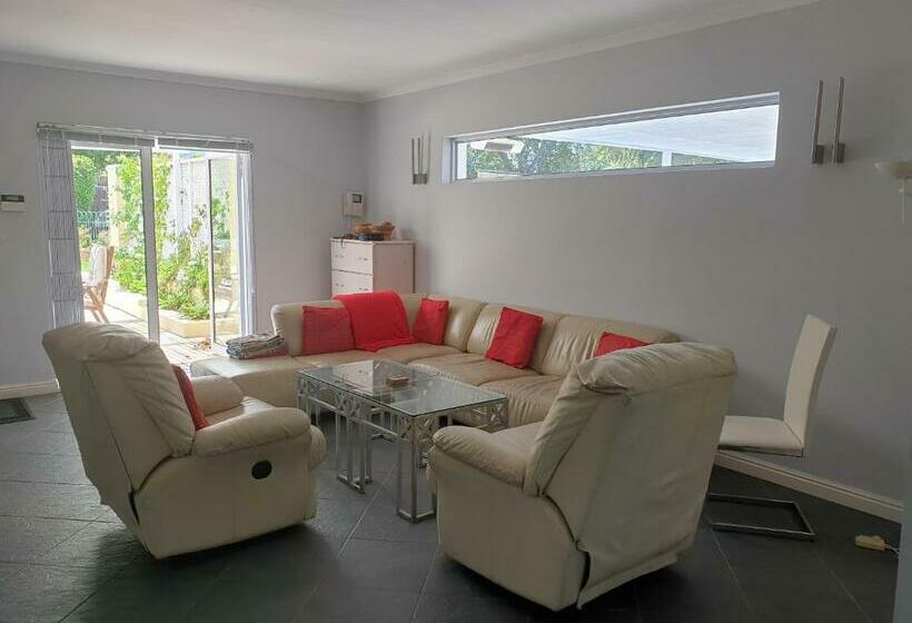 خانه 2 خوابه, Constantia Cottages