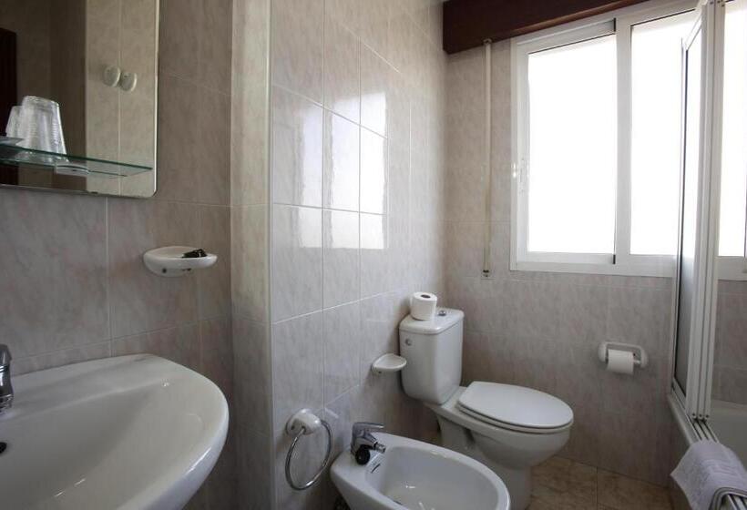 Номер Стандарт с Террасой, Hostal San Roque