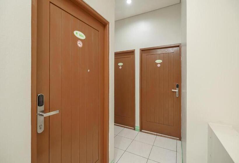 经济房, Green Apple Residence Near Sarinah Mitra Reddoorz