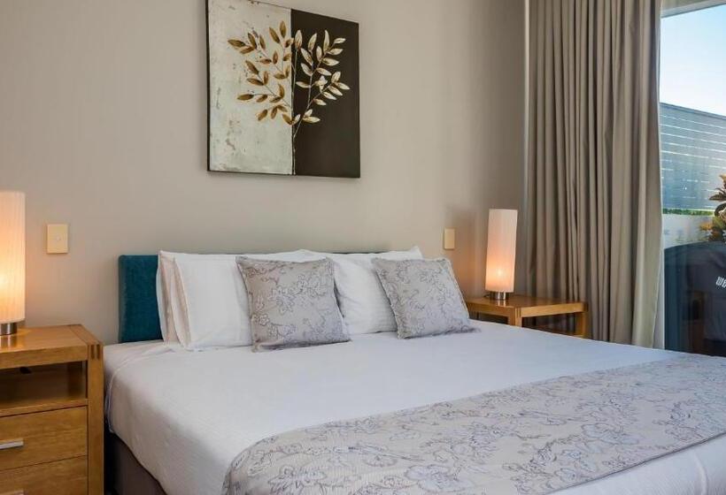 Апартаменты 2 Спальни с Бассейном, White Shells Luxury Apartments