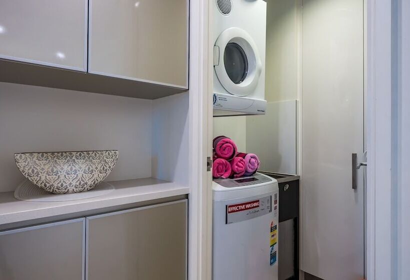 带两个卧室的顶楼公寓, White Shells Luxury Apartments