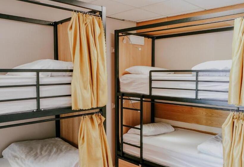 Bed in Shared Room with Shared Bathroom, Canbe Garden Lane Backpackers