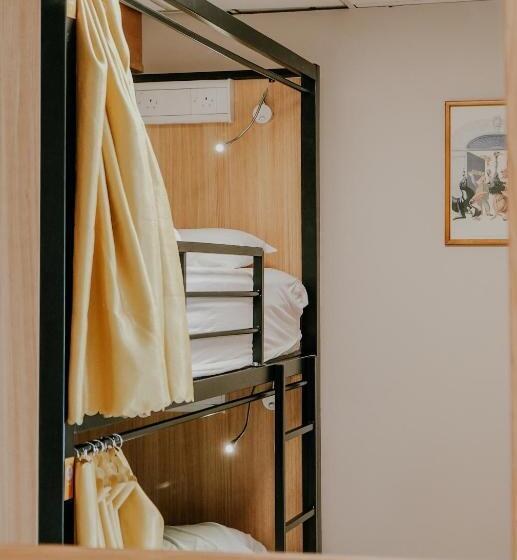 공용 욕실 구비 공동 객실 내의 침대, Canbe Garden Lane Backpackers