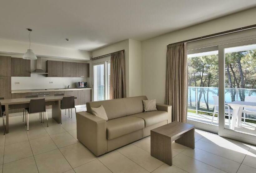 2 Bedroom Apartment Side Sea View, Crvena Luka Resort
