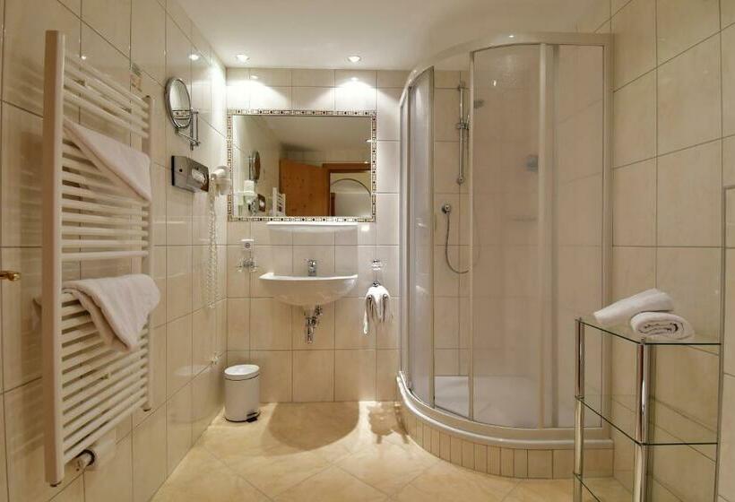 Номер Стандарт, Höllroah