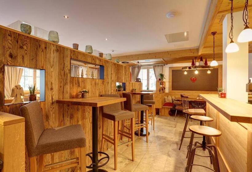 Трехместный Номер Стандарт с Балконом, Kösslerhof