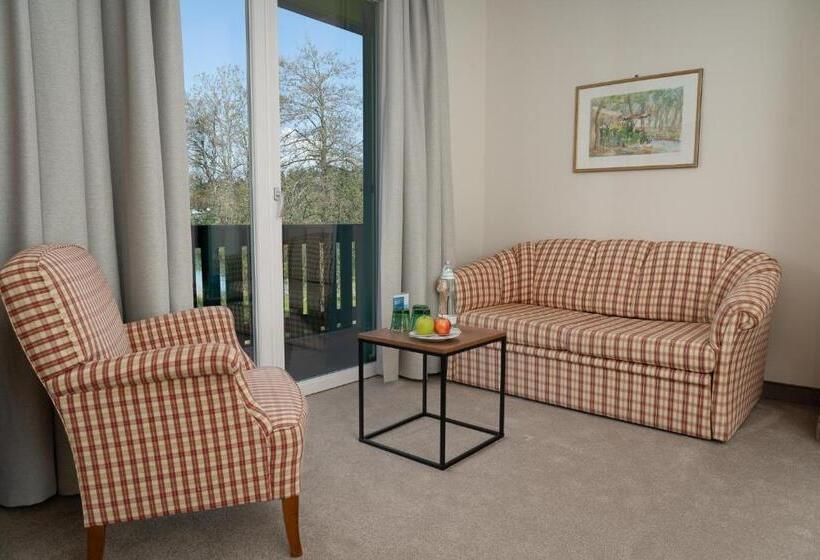 جناح جونيور, Inselhotel Faakersee