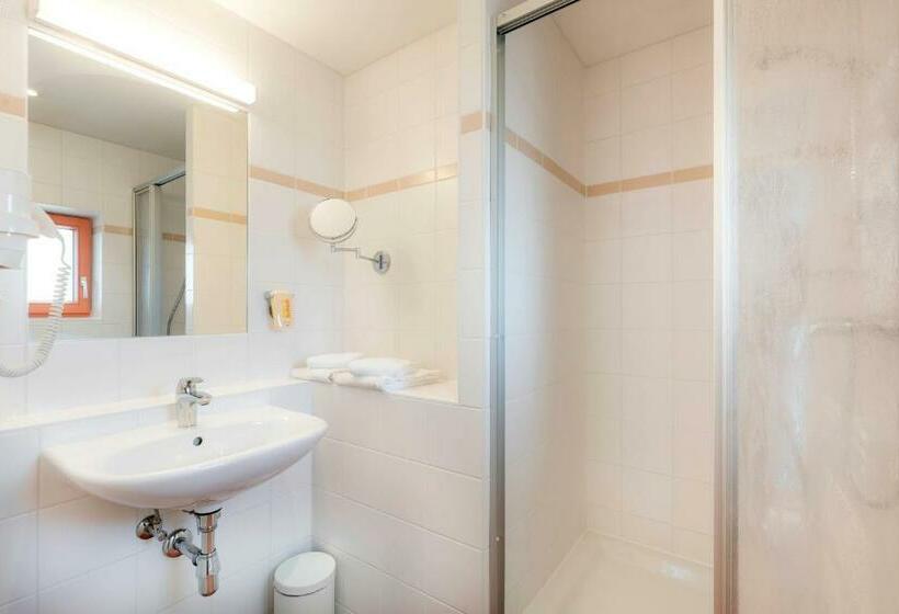 Quarto Triplo Estandar, Jufa Hotel Stubenbergsee