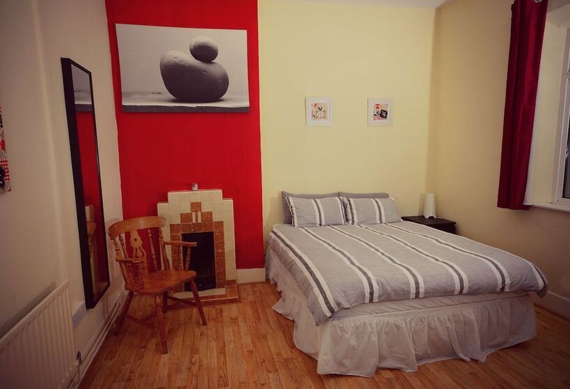 Семейный Номер Deluxe, Loughcrew Megalithic Centre   Hostel