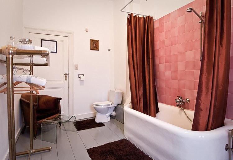اتاق استاندارد, B&b The Baron