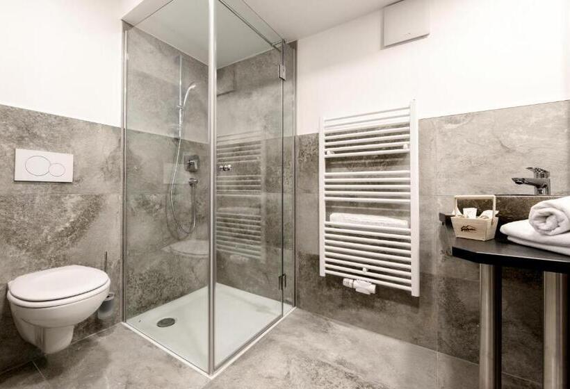 غرفة ديلوكس مزودة بشرفة, Berghotel Gerlosstein