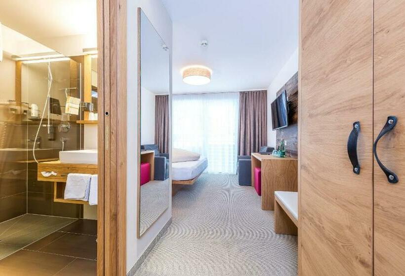 اتاق استاندارد با بالکن, Mountain Resort M&m
