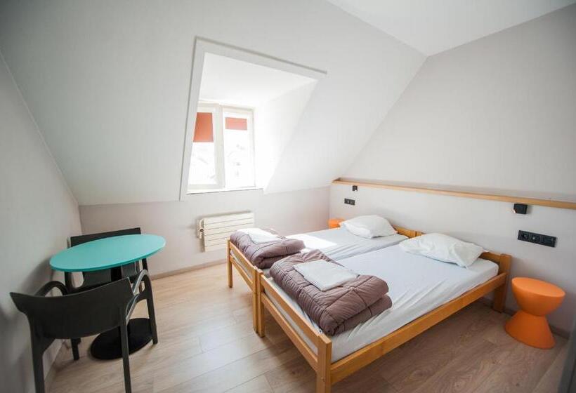 اتاق استاندارد, Jacques Brel Youth Hostel