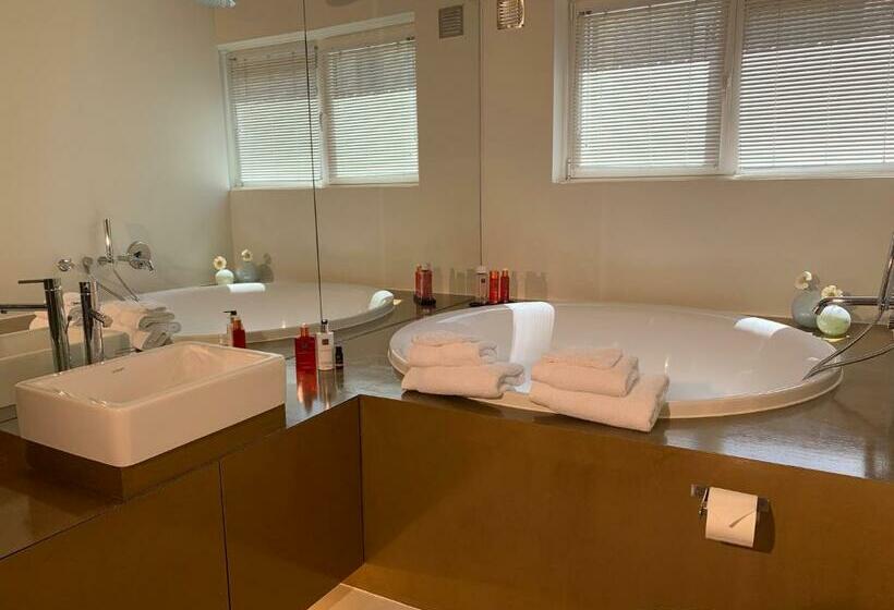 اتاق استاندارد, B&b Yellow Submarine