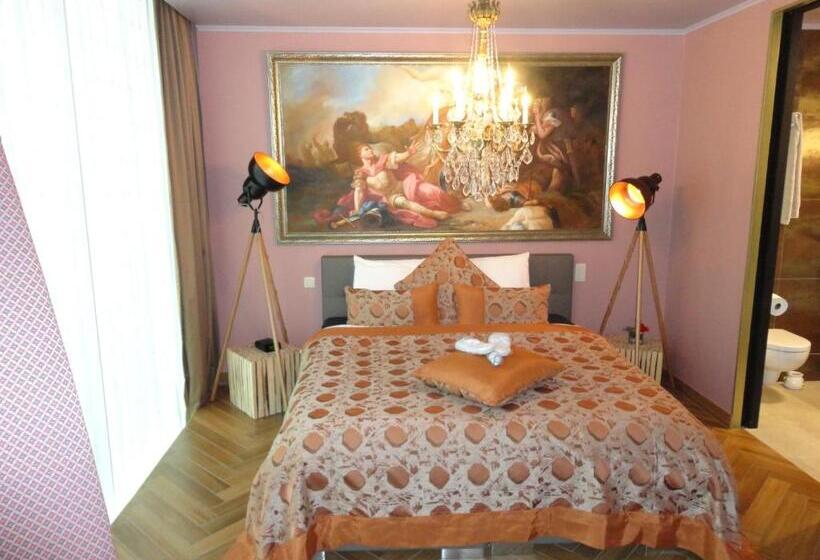 جناح جونيور, Art Of Dreams Deluxe 4 Stars