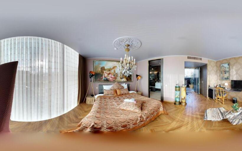 جناح جونيور, Art Of Dreams Deluxe 4 Stars