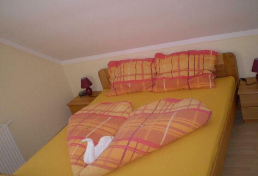 Номер Стандарт с Балконом, Gästezimmer Rieder