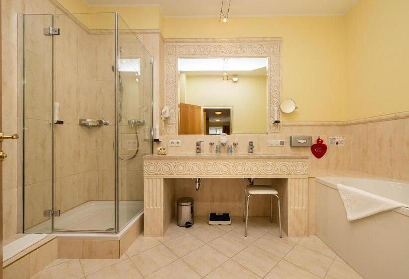 Семейный Номер Superior, Schlosshotel Lacknerhof