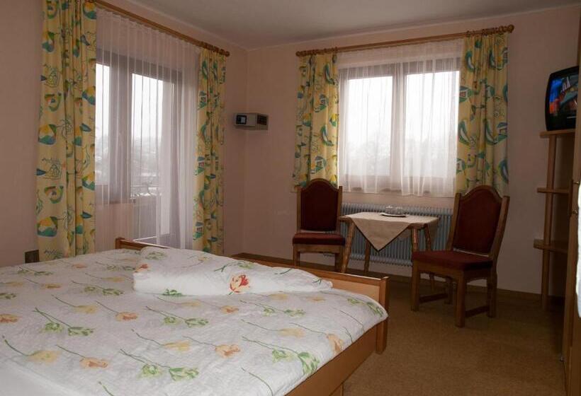 Люкс 2 Спальни, Pension Handle