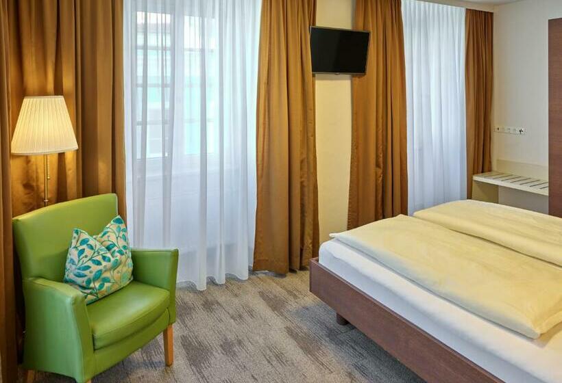 스탠다드 트리플 룸, Stadthotel Schärding