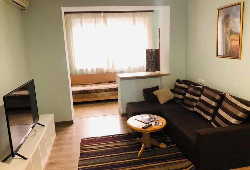 اتاق استاندارد, Center Hostel And Tours