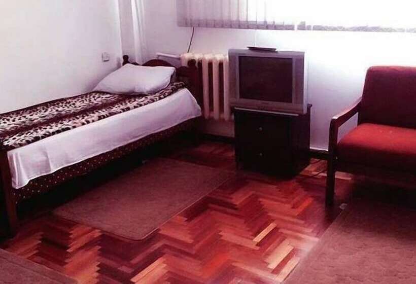 اتاق استاندارد سه نفره, Naftalan Guest House