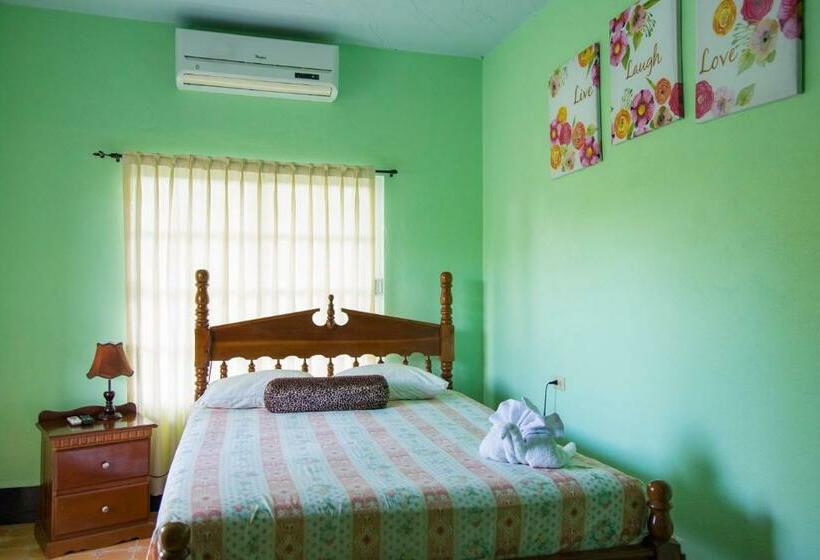 Basic Room, River Park Inn