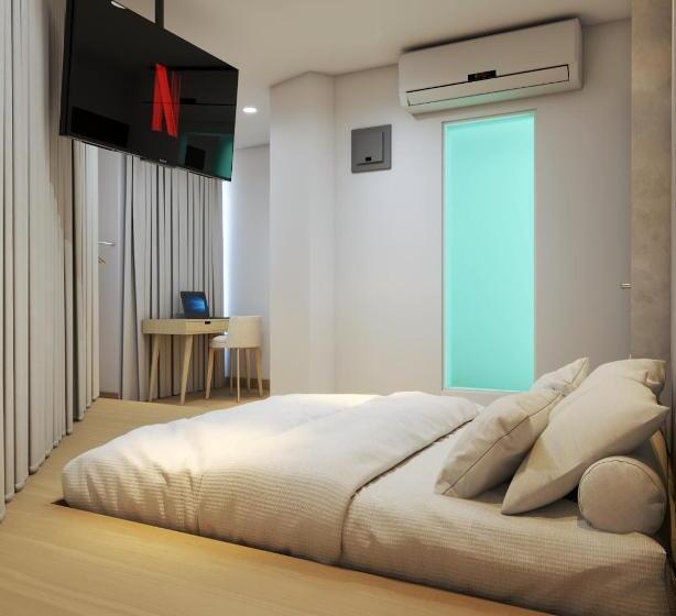 اتاق لوکس, Double H Boutique