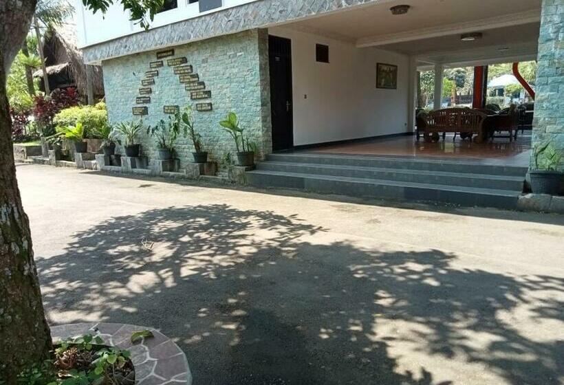 Номер Deluxe, Aries Biru Resort