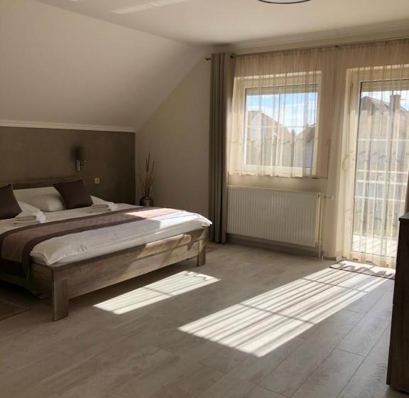 スタンダードルーム, Judit Vendégház