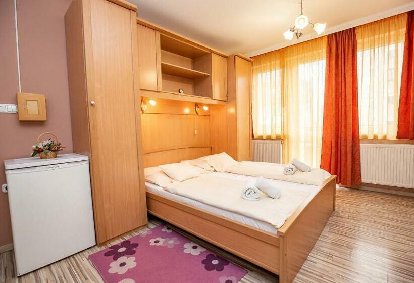 Номер Стандарт, Major Panzió és étterem