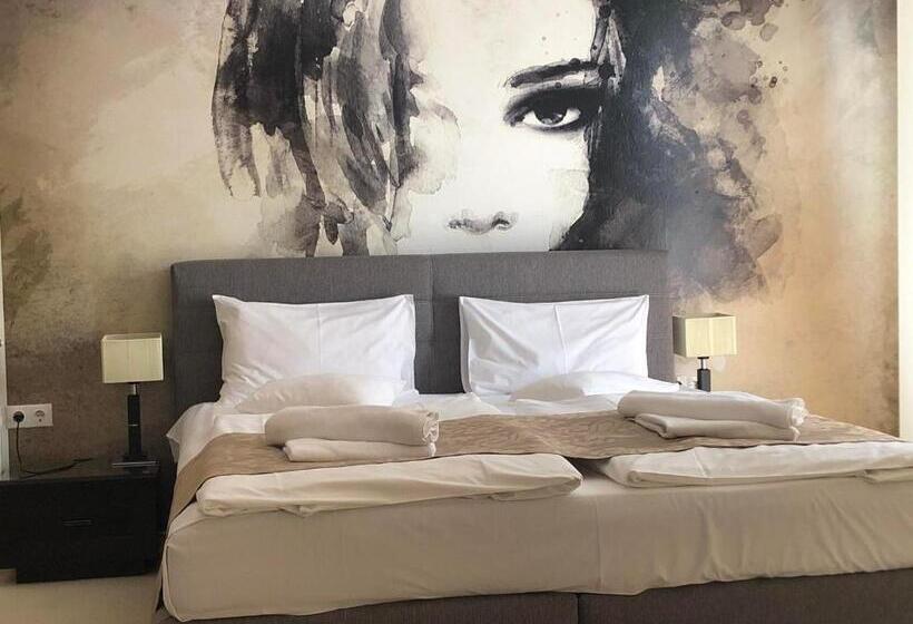 バルコニー付スイート, Brill Orosháza